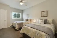 GORGEOUS BEACH VIEW Legacy Towers T1-Unit 308/3 pools/Hot Tub/Close to Casinos