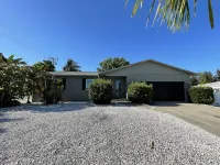 The Shell House 🐚 Near Beach 🏝 Screened In Private Pool Hotel a Cortez
