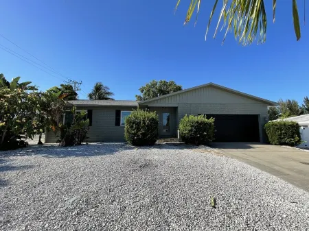 The Shell House 🐚 Near Beach 🏝 Screened In Private Pool Отели в г. Кортес