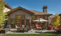 5-Star Craftsman Style Home - Contemporary Decor, Open & Sunny Floor Plan - 4 stjerner