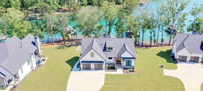 Brand New 6Br/6BA Luxury Home, 20 Min to Clemson. Flat Lot/Firepit/Pool Table! 奧科尼縣住宿飯店