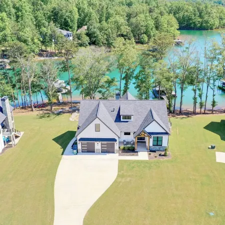 Brand New 6Br/6BA Luxury Home, 20 Min to Clemson. Flat Lot/Firepit/Pool Table!