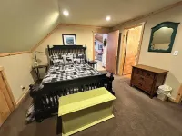 High Peaks Hideaway - minutes from Whiteface Mt! Hotels in Jay