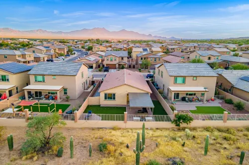 Saguaro Heaven, Charming 4-Bedroom + Sleeping Sofa, WiFi,AC in  Sahuarita AZ