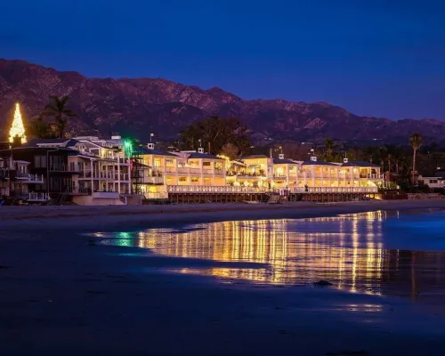 Mid-Century Steps from Miramar Beach, Private Yard in Montecito Hotels in Montecito