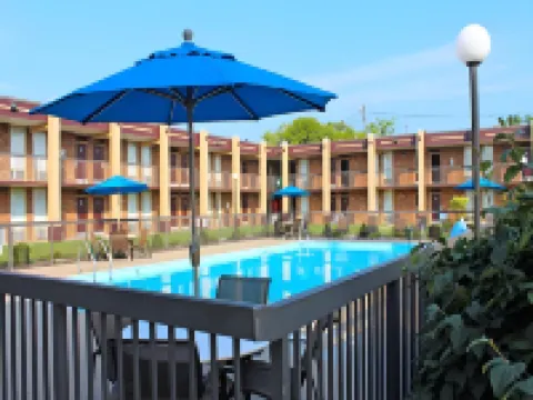 Bluegrass Inn Hotels in Frankfort