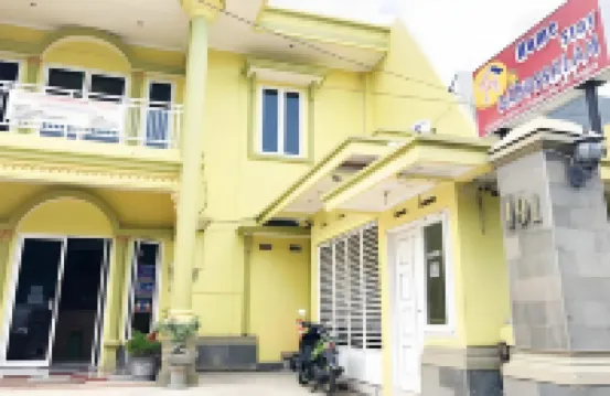 Homestay Babussalam Rungkut Mitra RedDoorz Hotel a 