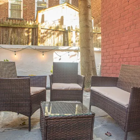 Cozy 2BR/2BA Apt w/ Private Patio – 1 Stop to Manhattan!