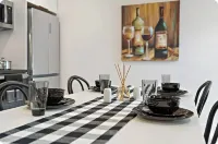 Amazing 1-bedroom apartment with WiFi Sleeps 6