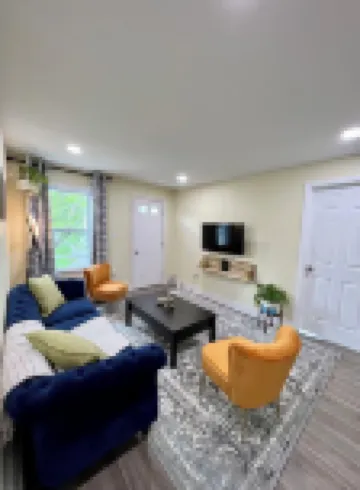 Amazing Deal: Spacious 4-Bed, 2-Bath Duplex Apartment!