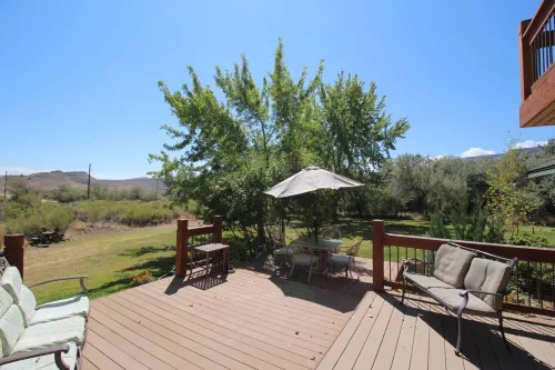 Views and Privacy & on the Tour of Moon Bike Loop!