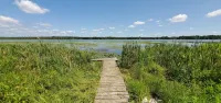 Cozy 2-bedroom Cottage - Trail access to Loon Lake