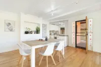 Goughs Retreat - Convenient to lake and mountain.