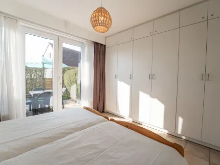 Sirius with parking and shared pool