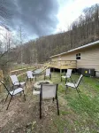 Mama Bears den “The perfect location to visit the Hatfield and McCoy trails”