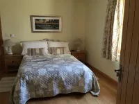 Self Contained Annex with Stunning Views over the Gower Countryside Hotels in Rhossili