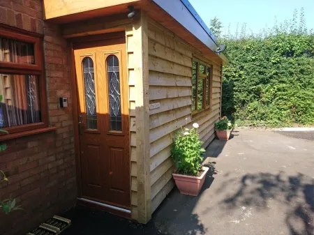 Modern Cabin in Heart of Shropshire Countryside Отели рядом с достопримечательностью «Парк Бринтон»