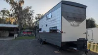 2 Bedroom FREE Boat ON CANAL fish out back and fire pit more FUR BABIES welcome - 2つ星