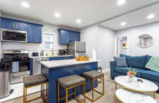 Comfort Meets Style 3-bedroom apartment with WiFi and Parking Close to NYC