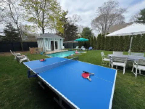 Pool/5 min walk to Beach/Restaurants/Museums- Village House w/backyard