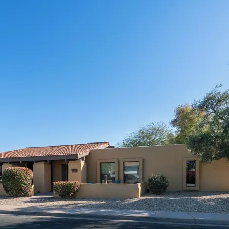 Luxury Retreat!! Heated Pool, Hot tub, grill and close to Everything!