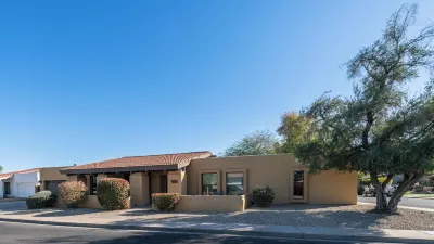 Luxury Retreat!! Heated Pool, Hot tub, grill and close to Everything! Hotels near Albertsons
