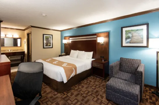 Quality Inn & Suites Quakertown-Allentown