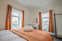 Host & Stay - Bromyard Flat 4 Hotel dekat The Garden at The Bannut