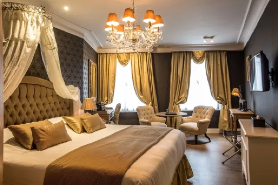 Luxury Boutique Hotel de Castillion