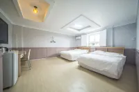 DseGu Guest House (Gyeong's hostel) Hotels near Gyesan Cathedral
