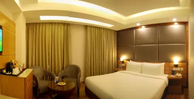 Glades Hotel Отели в г. 