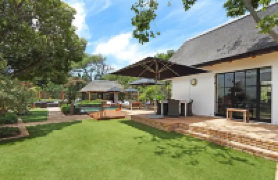 Garden Retreat - Adults Only - parking