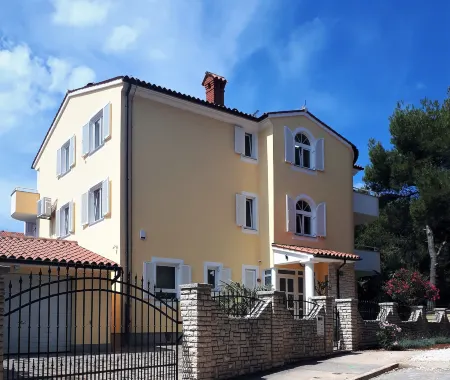 Ribarska Koliba - Villa Marija Отели в г. Pjescana Uvala