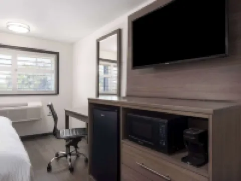 Ramada by Wyndham Medford Airport North Hotels in Medford