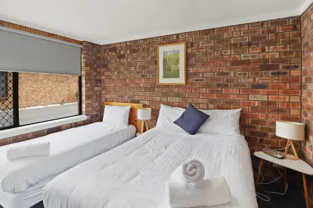 Kellraine Holiday Units