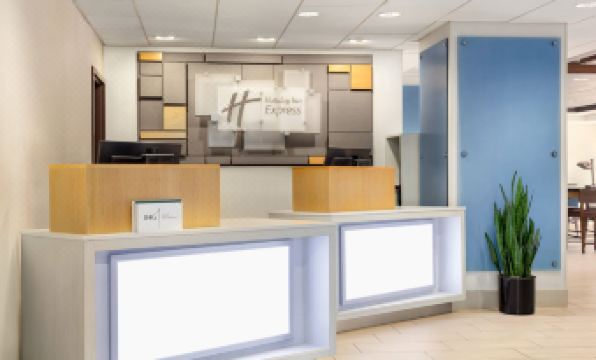 Holiday Inn Express SAN ANTONIO-AIRPORT by IHG