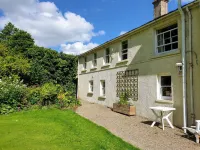 Carncairn Hotels near Ballymena Central Library