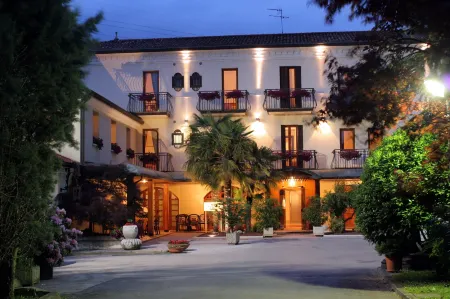 Hotel Antico Mulino Отели в г. Дзеро-Бранко