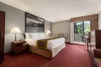Quality Inn & Suites - balcony