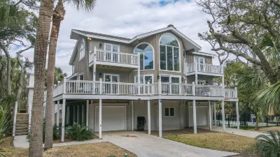 702 Whiting Rd