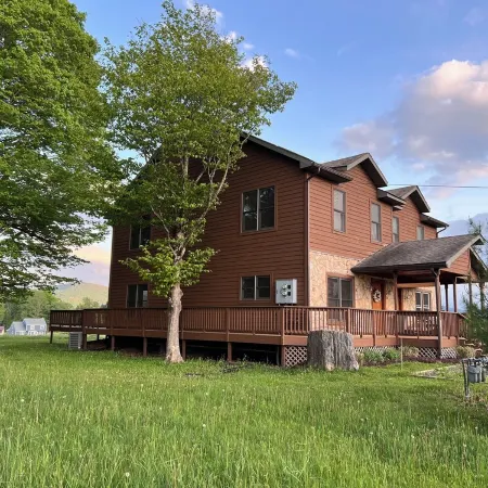 Canaan Townhome near hiking, biking & skiing!