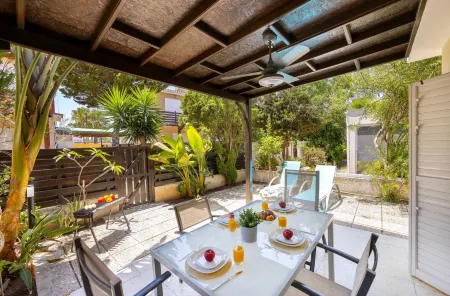 Anas Kiti Seaside Villa