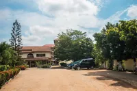 Sheridan Hotel - Parking