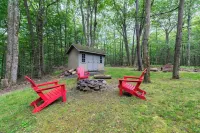 Bear Trail Chalet by AvantStay Retreat w Outdoor Living Deck Fire Pit