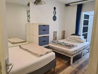 Nice 2 Double Bed in Sunny House in Amsterdam West Hotel di Bos en Lommer
