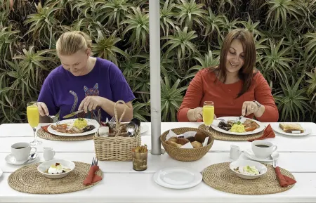 De Hoop Equipped Cottages