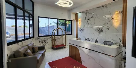 The Bel Air Hotel Отели в г. Джорджтаун