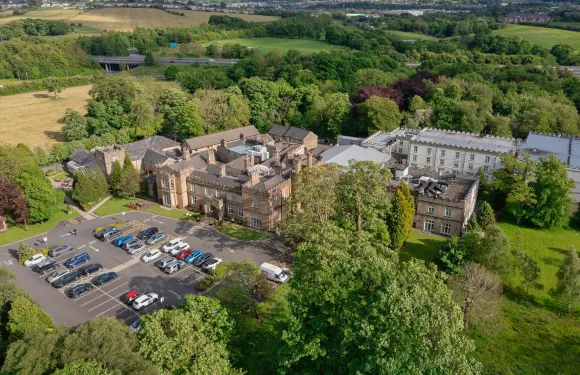 杜肯哈爾夫布萊克本美居水療酒店