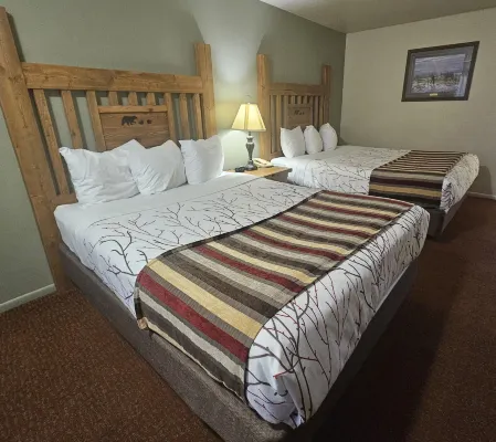 Three Bear Lodge Hoteles en West Yellowstone