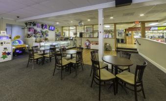 Holiday Inn Club Vacations Oak N' Spruce Resort